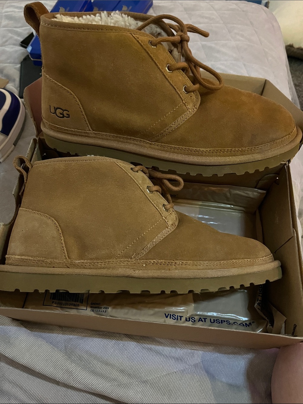 UGG Men's Chestnut/Tan Suede Shearling-Lined Chukka Boots